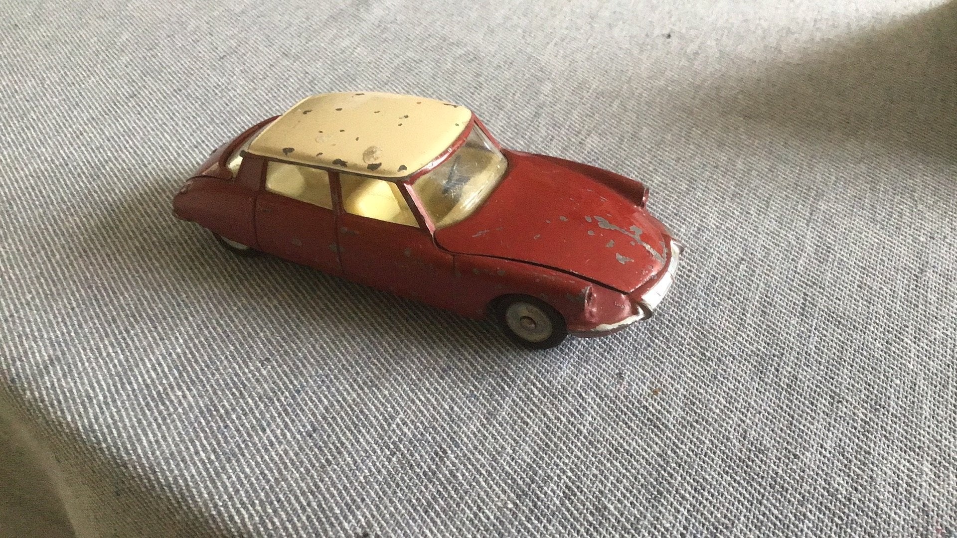 DINKY TOYS CITROEN DS 19 ORIGINEEL FRANCE PRODUCTIE1964-1970, Ophalen of Verzenden, Gebruikt, Auto, Dinky Toys