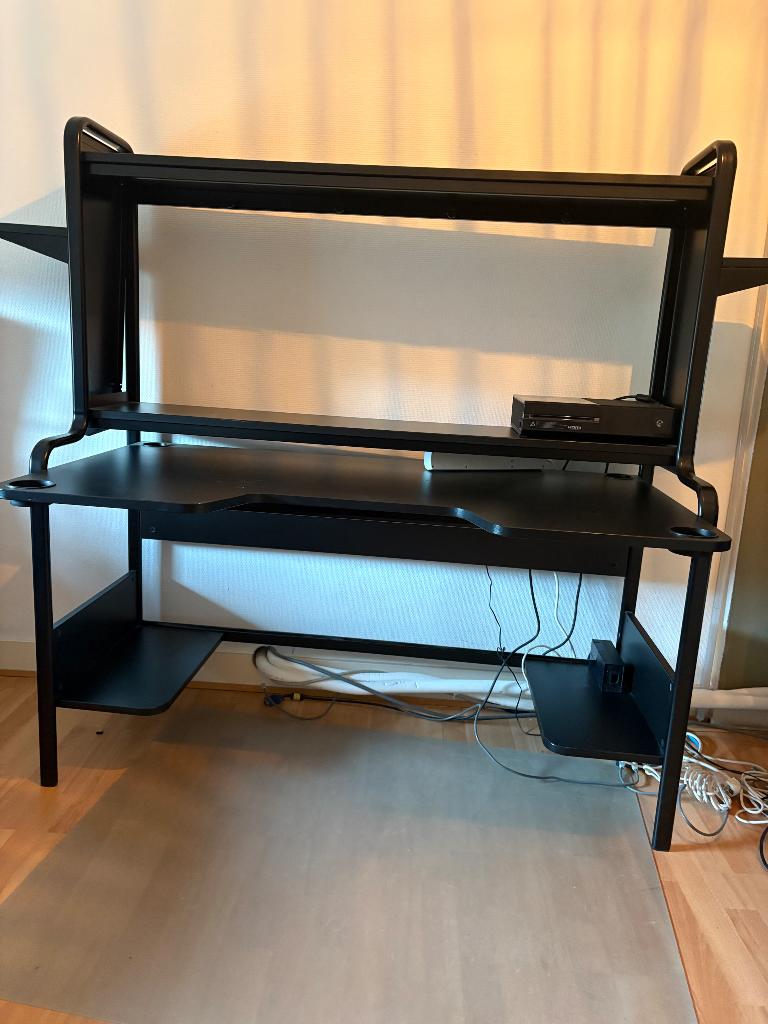 Gamebureau Fedde (IKEA), Huis en Inrichting, Bureaus, Ophalen, Zwart, Metaal, 74 cm
