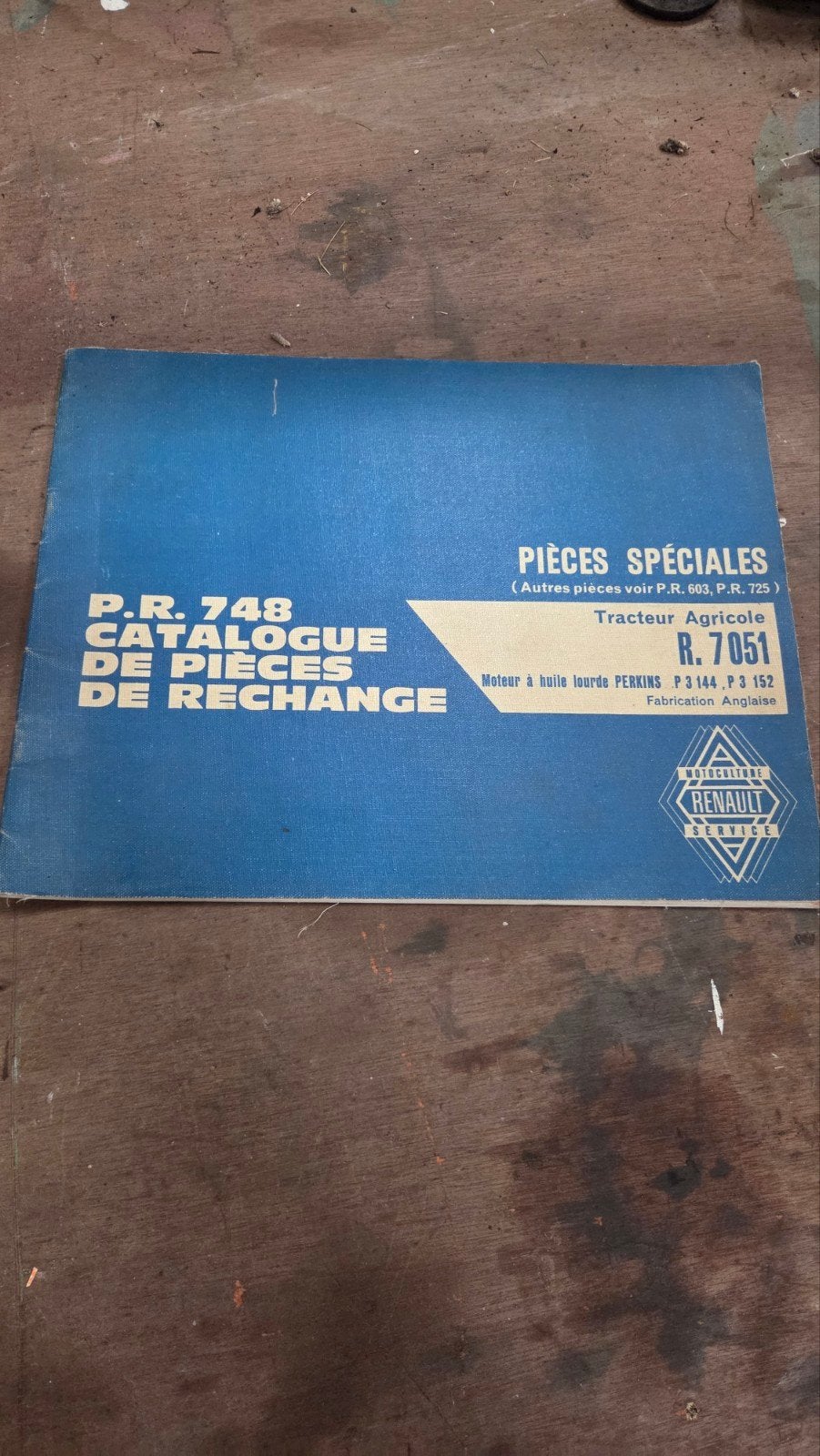 Renault R.7051 motor onderdelenboek, Boeken, Ophalen of Verzenden
