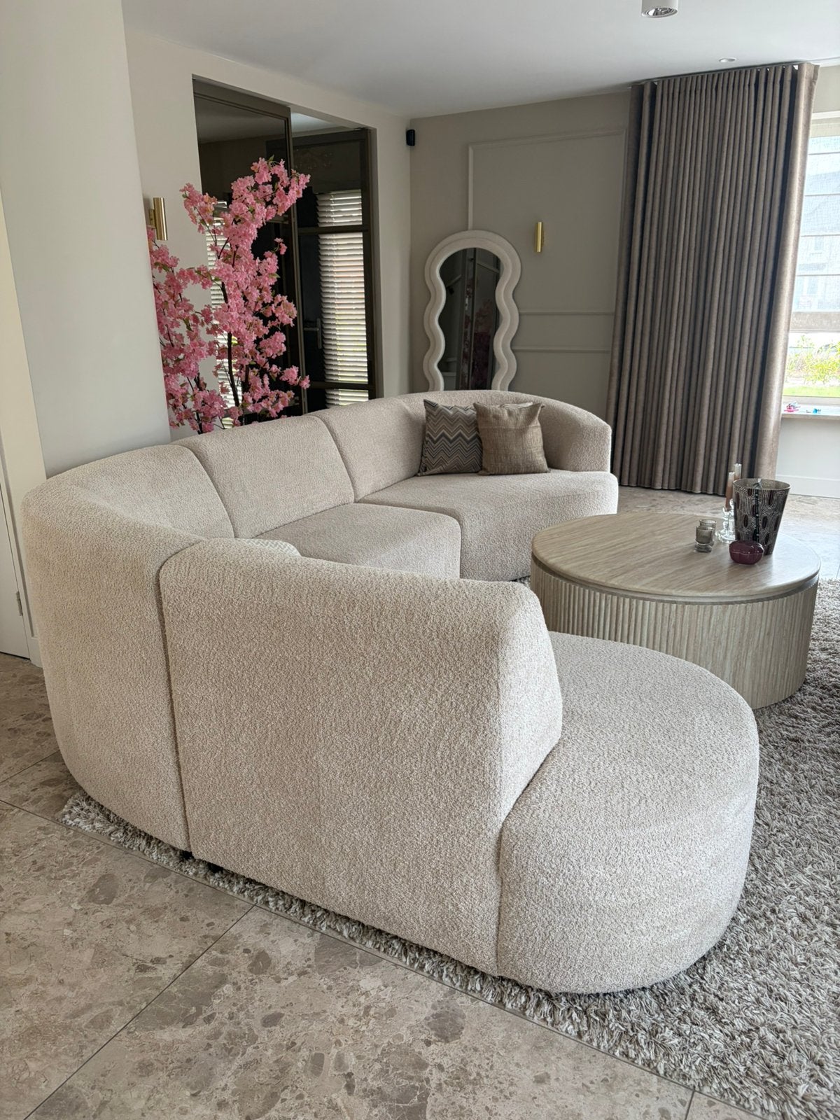 SEVN organische hoekbank teddy boucle beige NIEUWSTAAT, Hotel, 300 cm of meer, Ophalen of Verzenden, Zo goed als nieuw