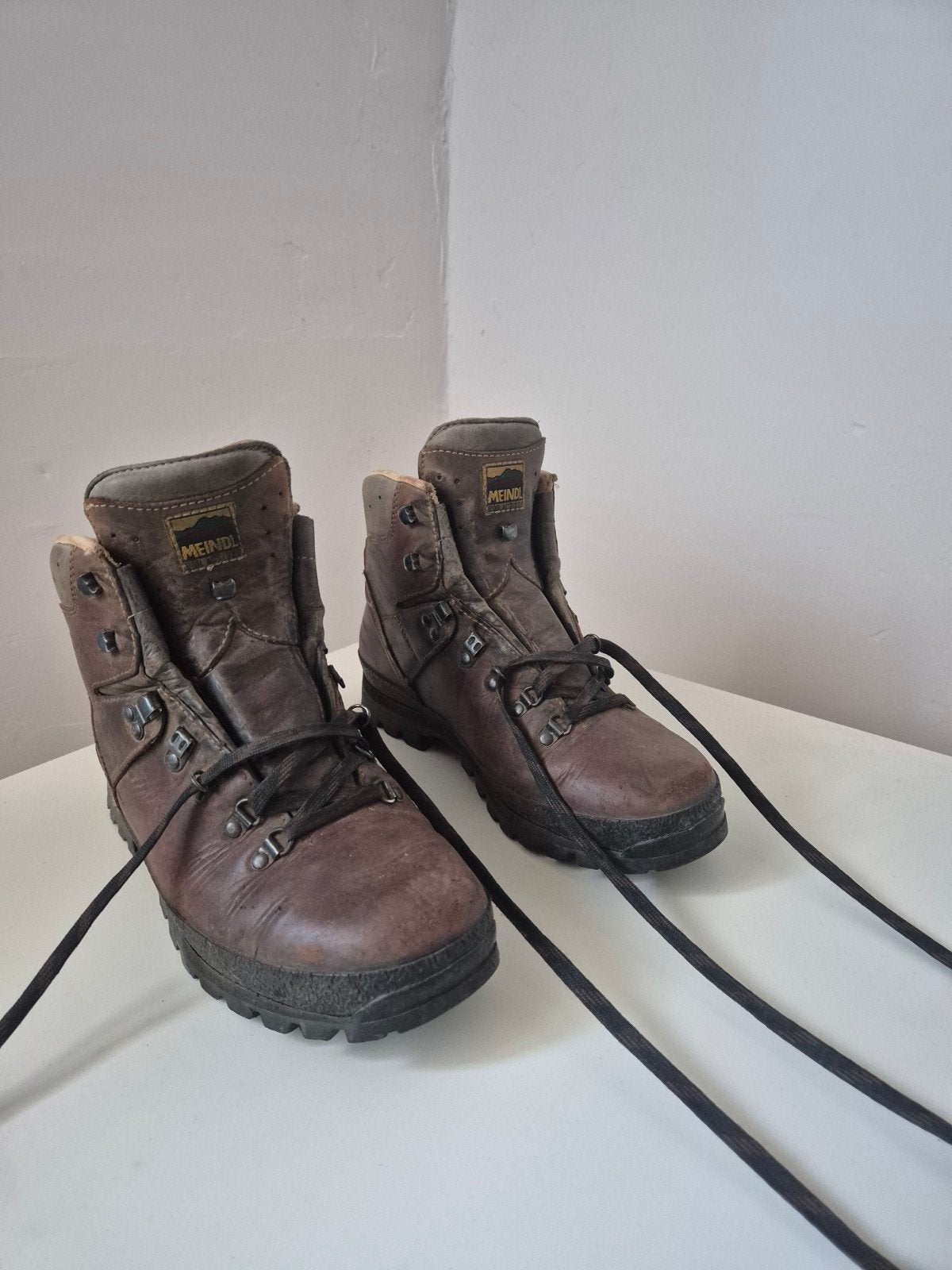 Meindl bergschoenen, maat 9.5 (43), Sport en Fitness, Bergsport en Wandelen, Ophalen, Schoenen