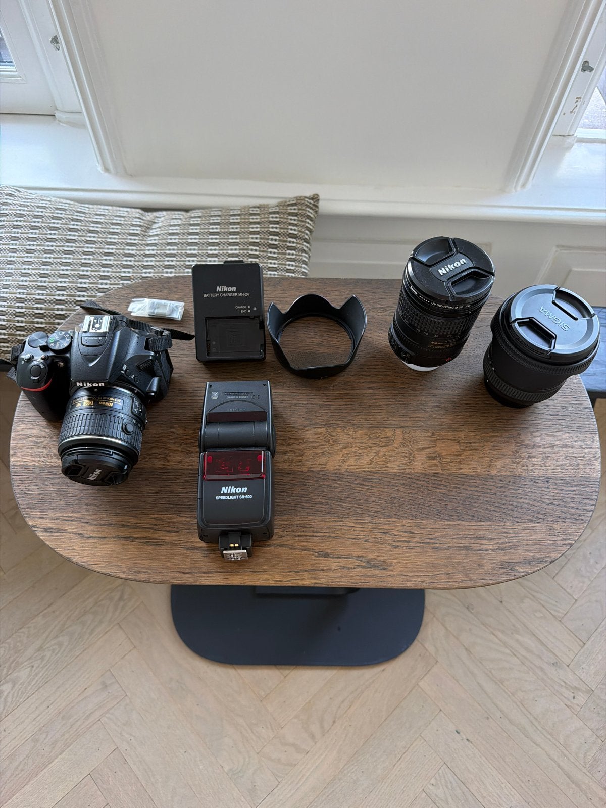Nikon D5500 Spiegelreflexcamera met 3 lenzen en flitser, Ophalen, Spiegelreflex, Beeldstabilisatie, Zo goed als nieuw