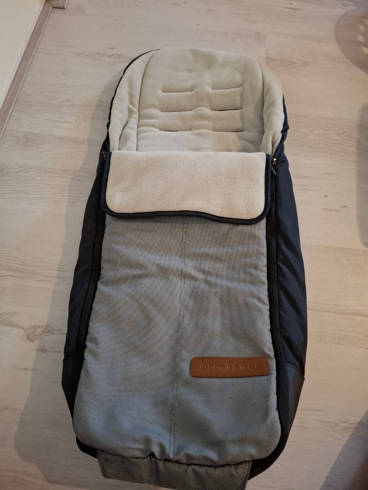 Mutsy Igo Voetenzak - Zwart/Grijs, Kinderen en Baby's, Kinderwagens en Combinaties, Ophalen of Verzenden, Gebruikt, Mutsy