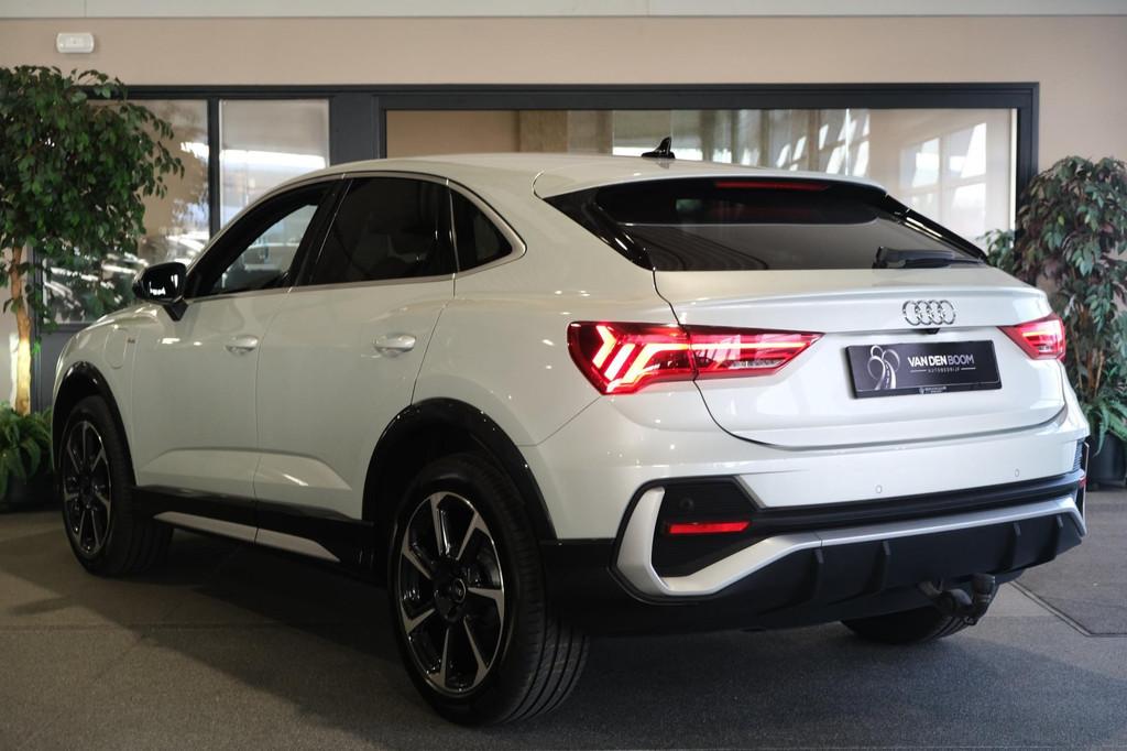 Audi Q3 Sportback 45 TFSI e 2x S-line 245PK Matrix Led Navi, Auto's, USB, Gebruikt, Zwart, Leder en Stof