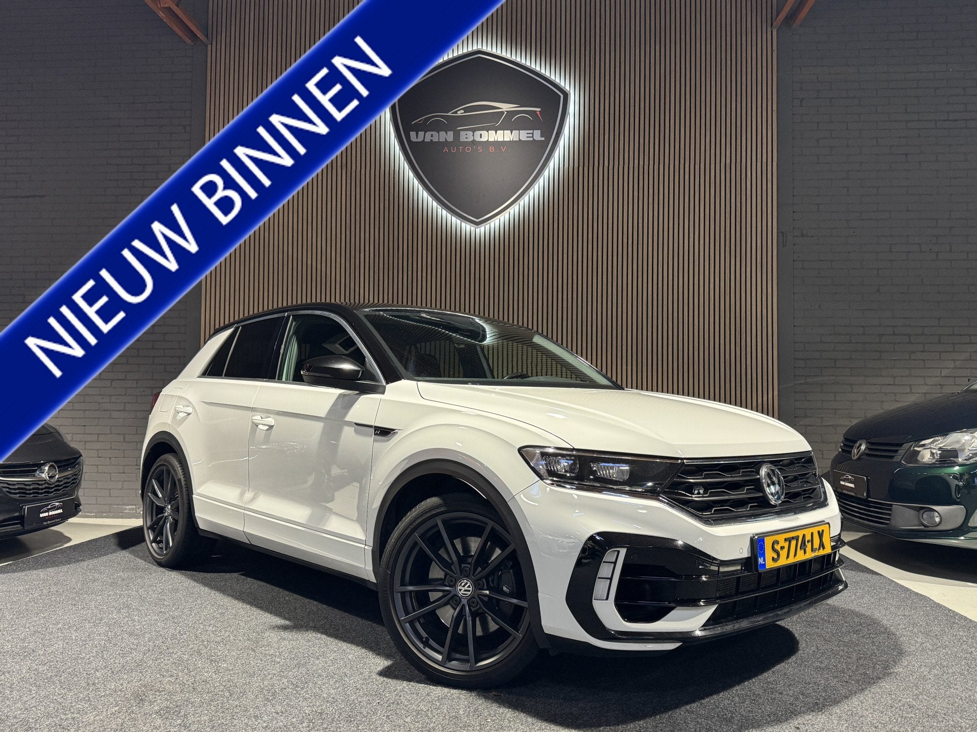 Volkswagen T-Roc 2.0 TSI 4Motion R ClimaC.CruiseC.Navi.Cama., Auto's, Automaat, Stof, Gebruikt, Zwart