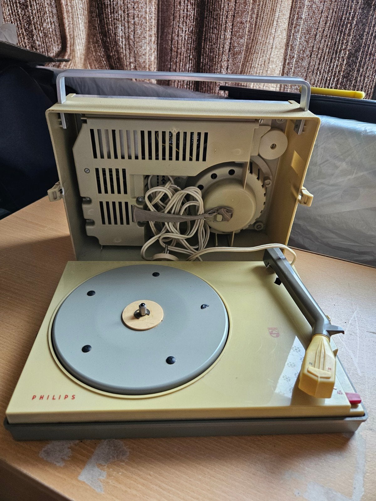 Vintage Philips Platenspeler met Radio - Draagbaar, Ophalen