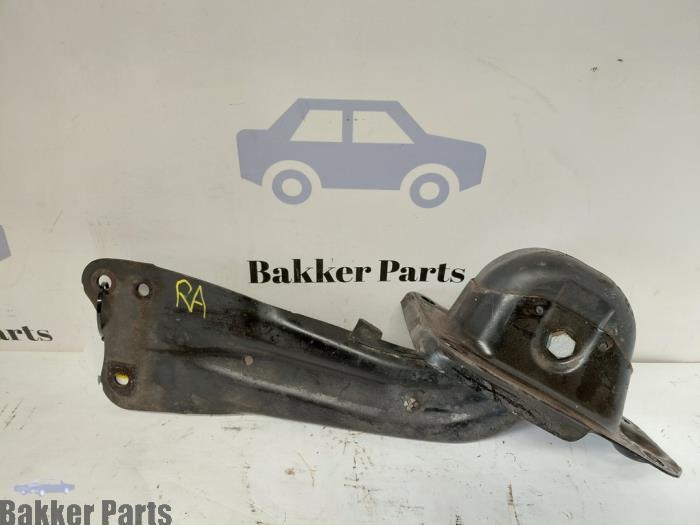 Draagarm rechts-achter van een Volkswagen Golf, Gebruikt, -, Volkswagen, -