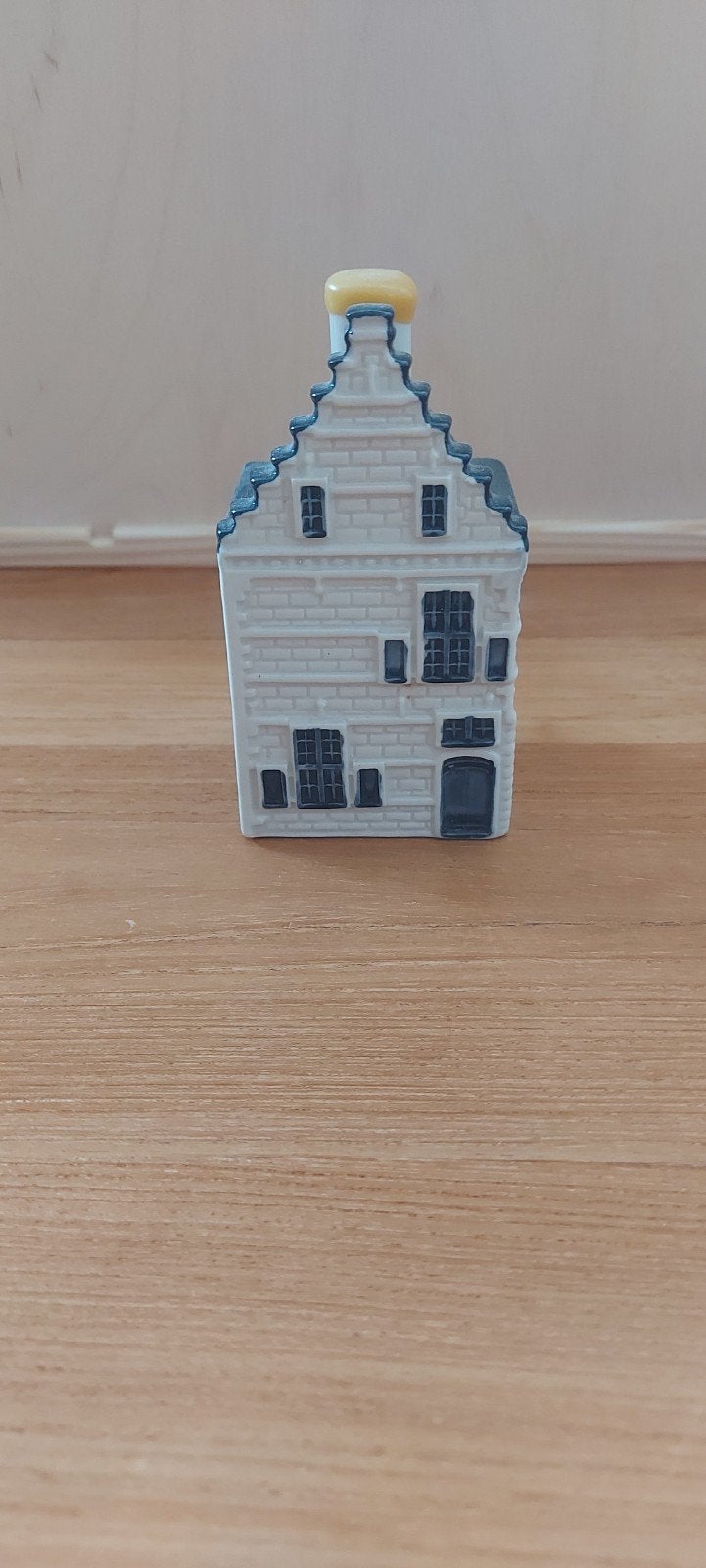 KLM Huisje 82 BOLS Delfts Blauw, Verzamelen, KLM Huisjes, Ophalen of Verzenden, Zo goed als nieuw, 81 t/m 91