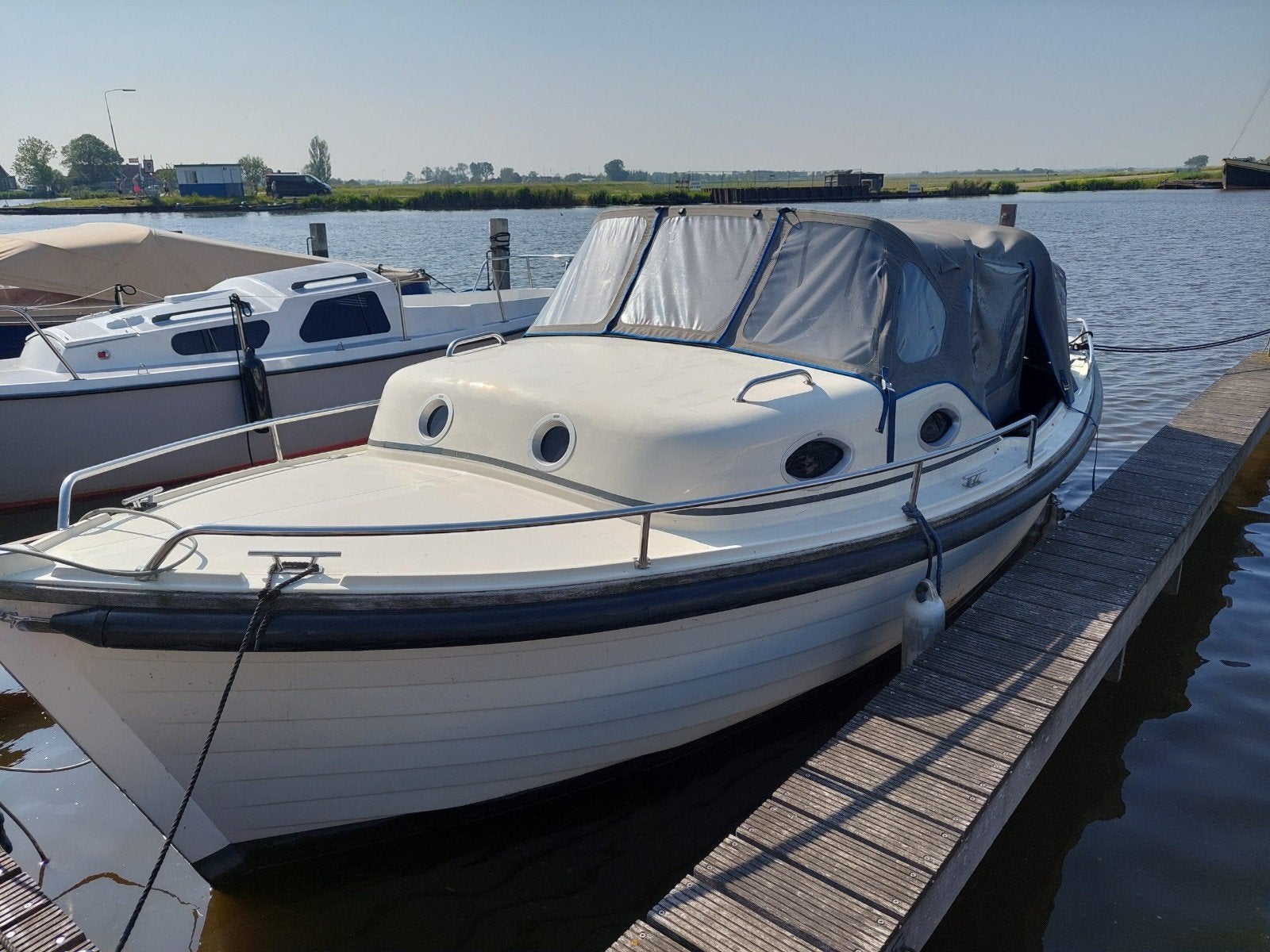 Nette Kajuitboot met elektrische aandrijving, Watersport en Boten, Motorboten en Motorjachten, Kajuitboot, Ophalen