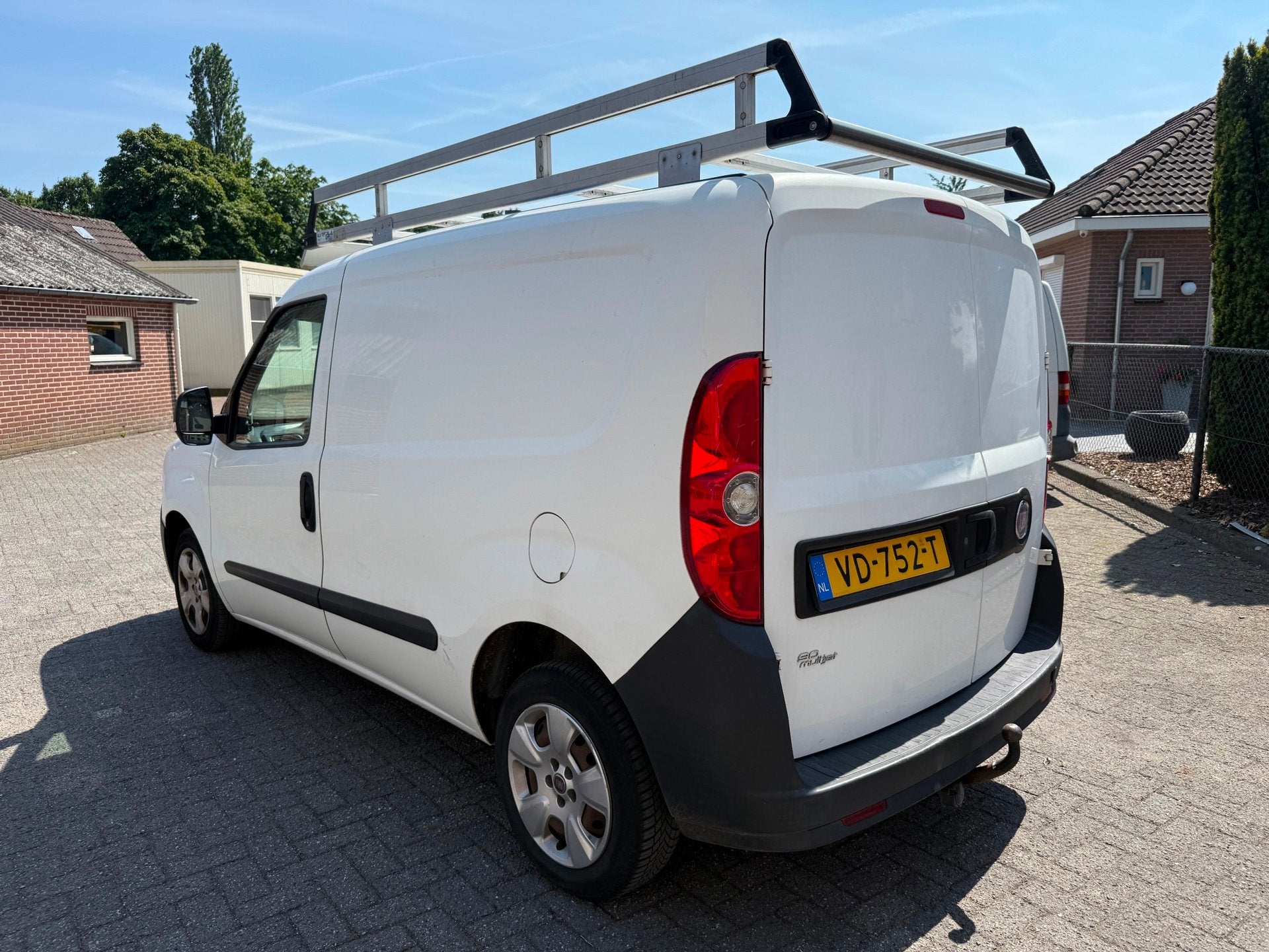 Fiat Doblò Cargo 1.3 versnellingsbak niet 100% rijdt wel 05, Voorwielaandrijving, Euro 5, Gebruikt, 4 cilinders
