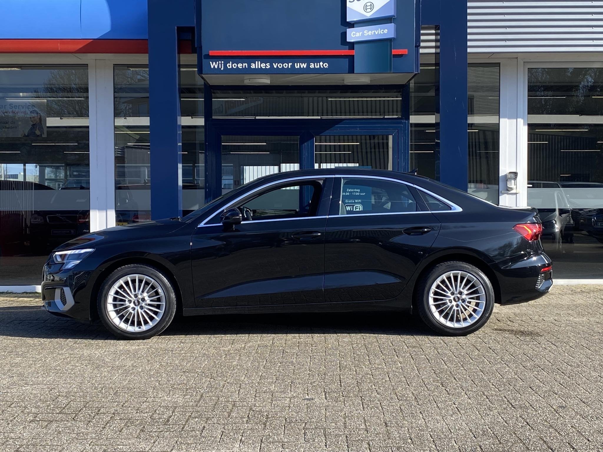 Audi A3 Limousine 30 TFSI Business edition / Nieuw Model / A, Stof, Gebruikt, Zwart, Origineel Nederlands