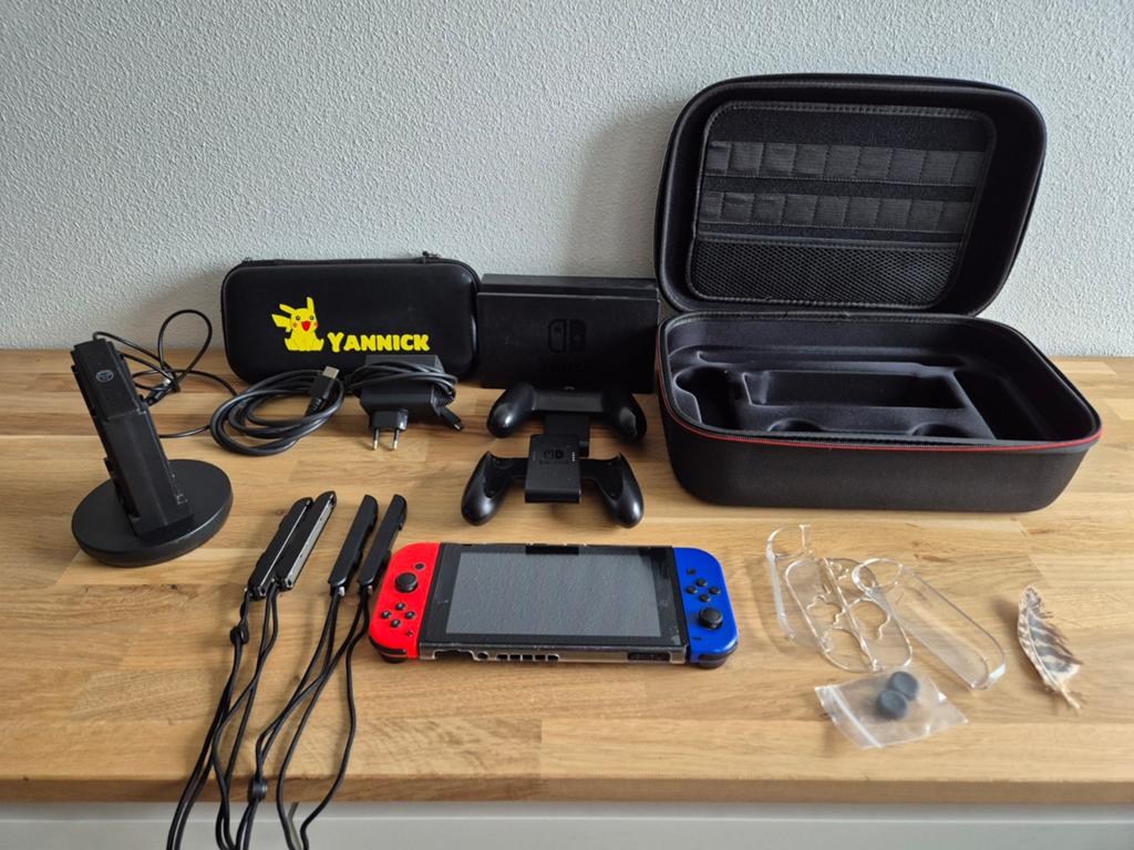 Nintendo switch 1 console uitgebreide set, Spelcomputers en Games, Spelcomputers | Nintendo Switch, Ophalen of Verzenden, Gebruikt