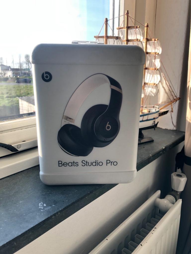 Beats Studio Pro Zwart Goud Nieuw, Audio, Tv en Foto, Koptelefoons, Beats, Nieuw, Ophalen of Verzenden, Over oor (circumaural)