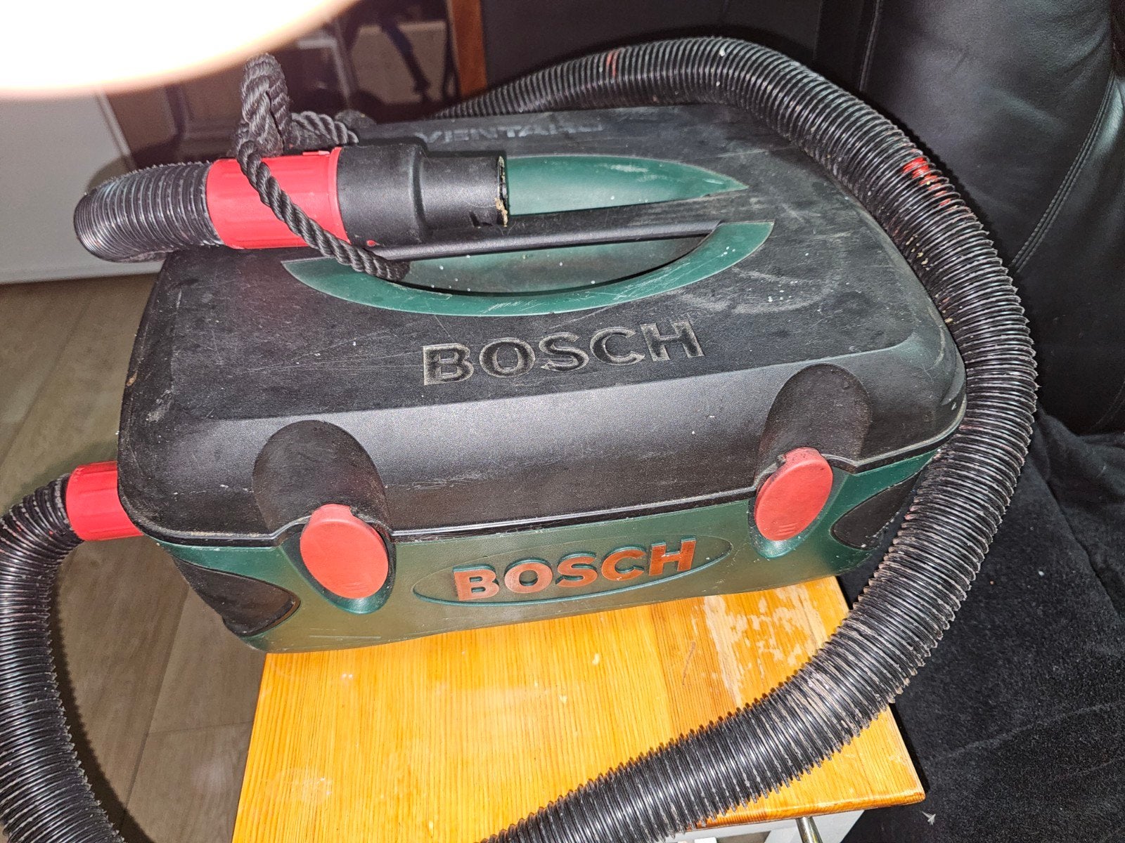 Bosch Werkstofzuiger 1400W voor schuren, zagen, frezen, Ophalen of Verzenden, Zo goed als nieuw, Overige typen