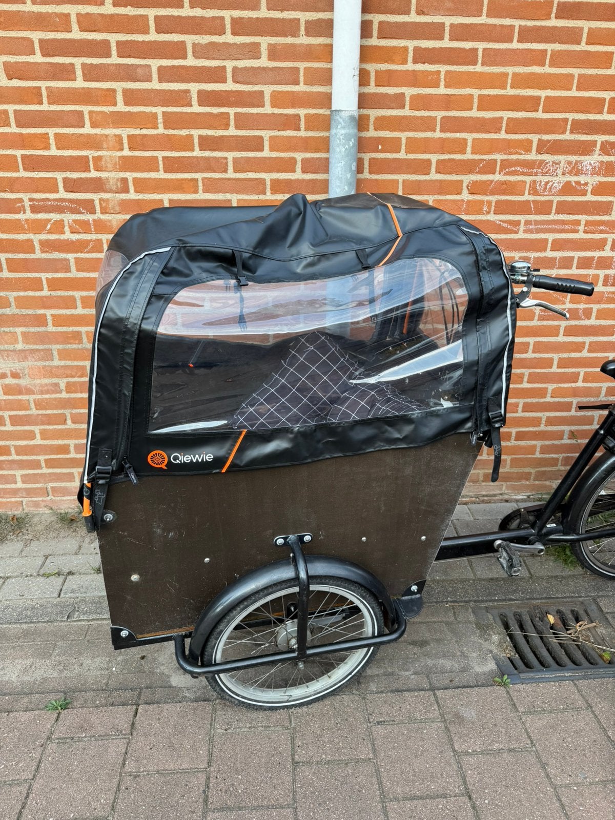 Qiewie bakfiets met regenhuif – goed werkend, Ophalen of Verzenden, Gebruikt, 4 kinderen of meer