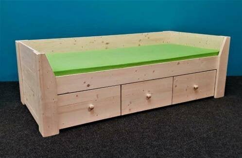 Massief houten bed met 3 ruime laden eronder !, 85 tot 100 cm, Nieuw, Ophalen of Verzenden, Matras