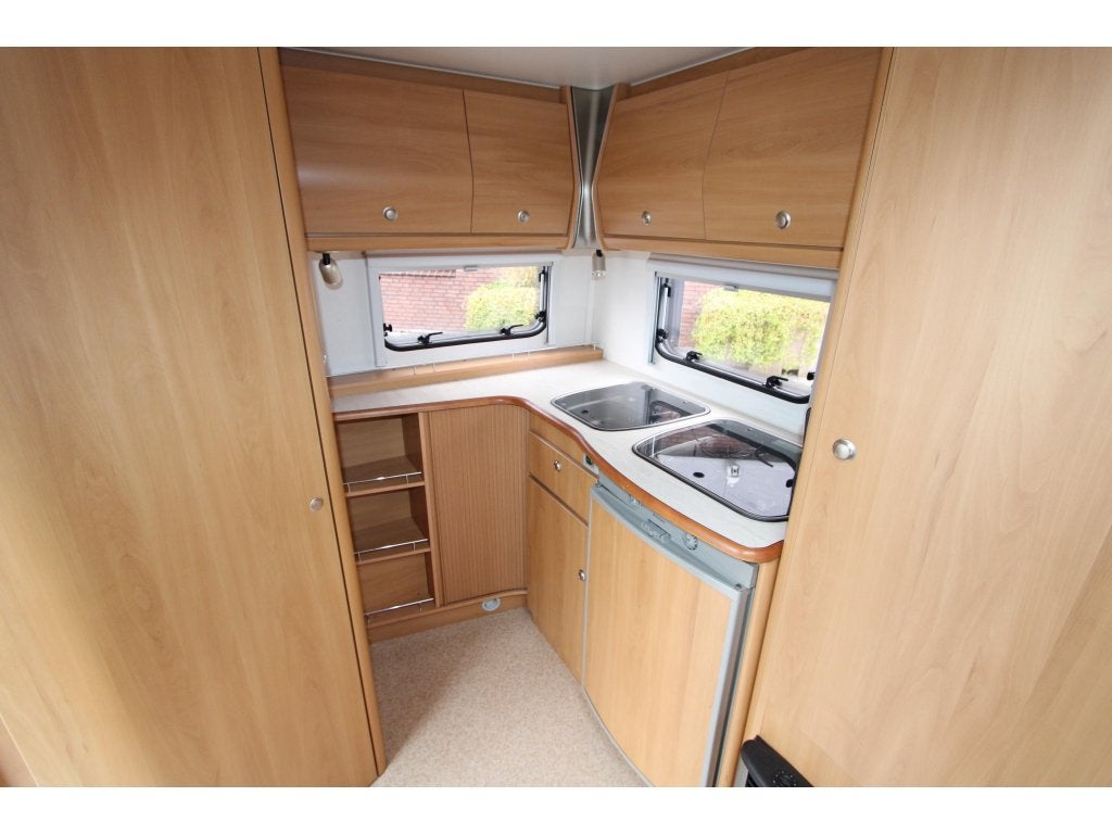 Avento Avance Esclusivo 395 TLH Unico Luifel-Vloerverw., Caravans en Kamperen, Overige typen, Standaardzit, Avento, Bedrijf