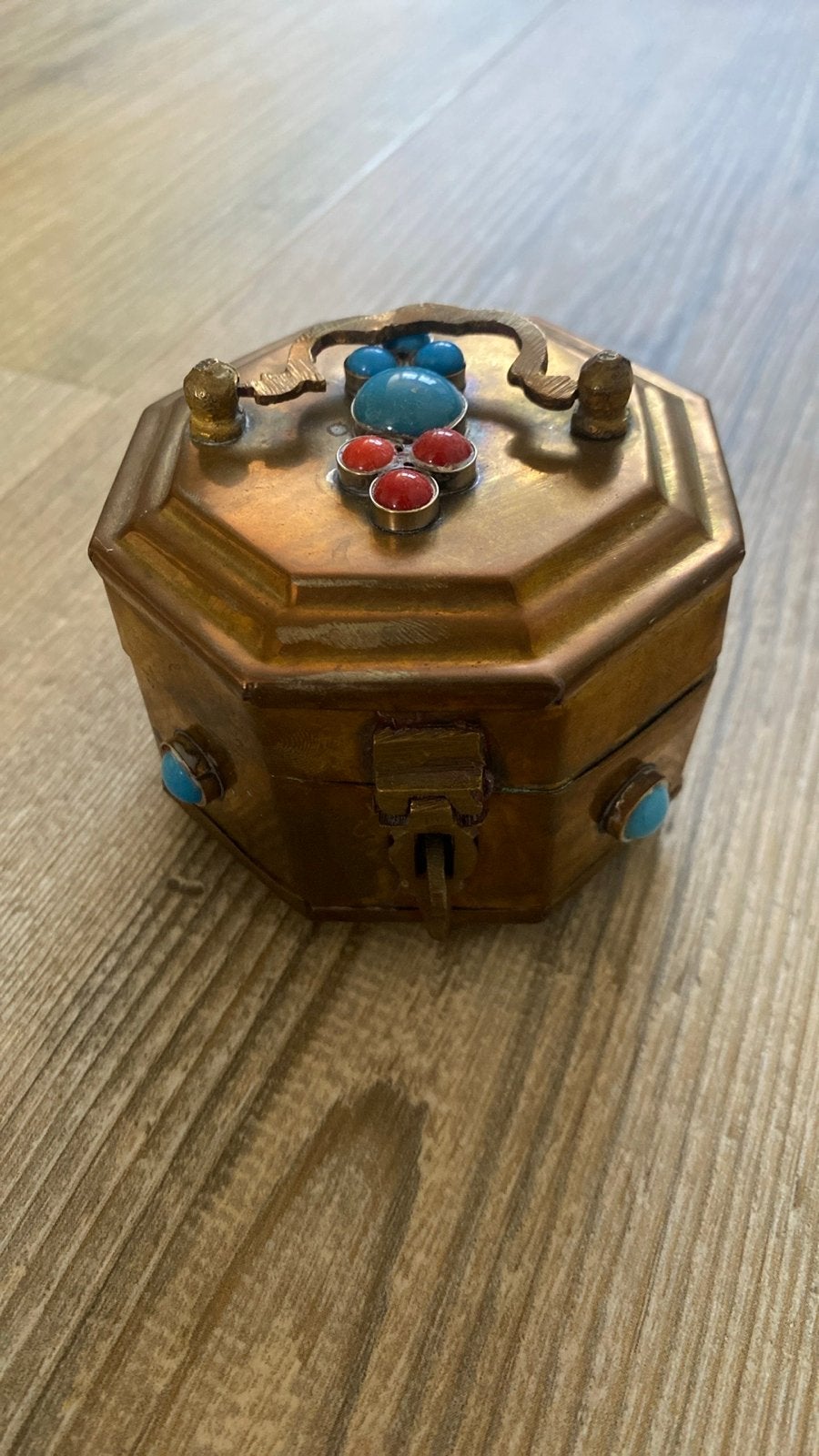 Messing Kistje met Halfedelstenen (Turquoise/Koraal) jr60/80, Ophalen of Verzenden
