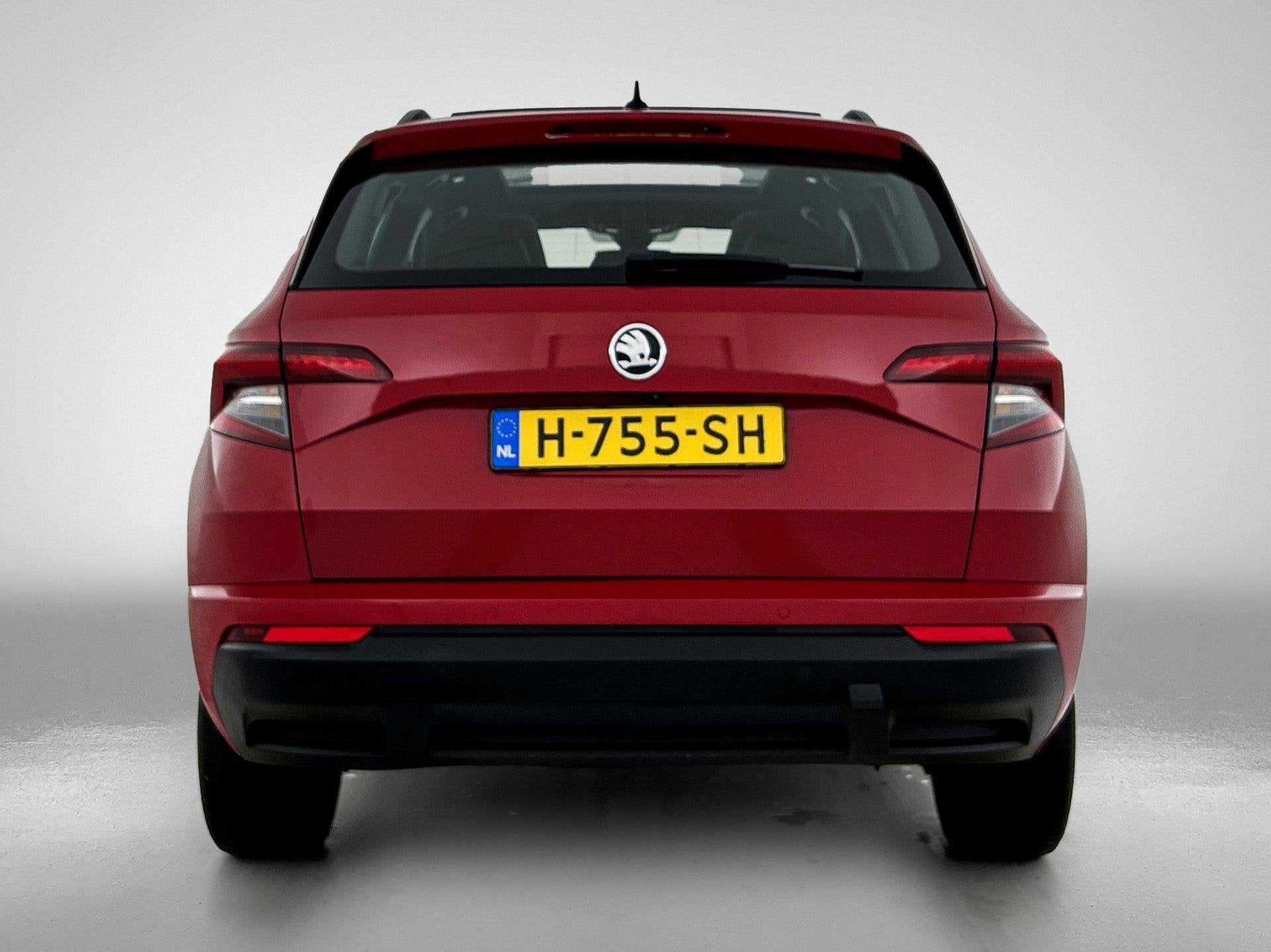 Skoda Karoq 1.5 TSI ACT Sportline Business | TREKHAAK | PANO, Auto's, Stof, 4 cilinders, Bedrijf, 690 kg