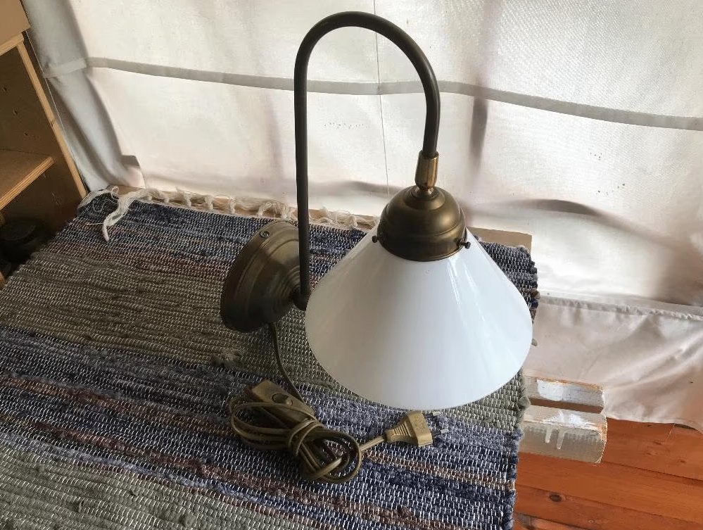 vintage wandlampje met glazen kap, Met schakelaar, E14 (klein), Ophalen of Verzenden, Zo goed als nieuw