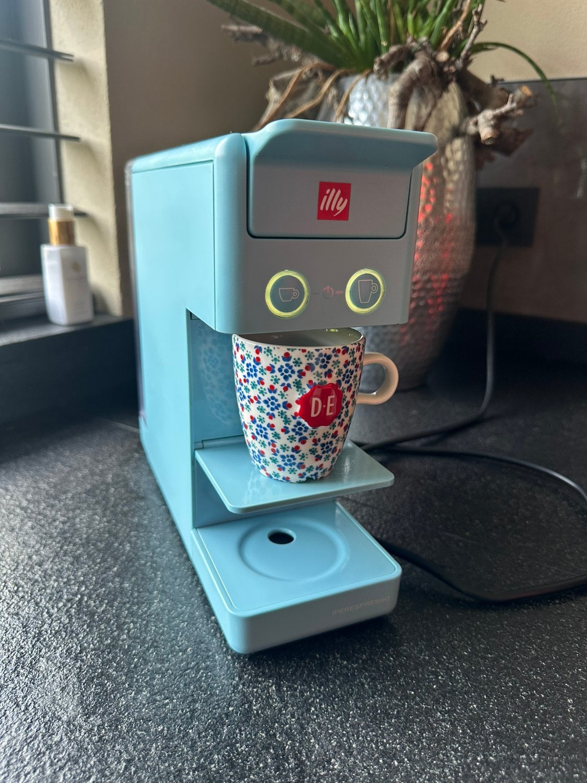 Illy Iperespresso Koffiemachine - Lichtblauw & Compact, Koffiepads en cups, S, Espresso apparaat, Ophalen of Verzenden