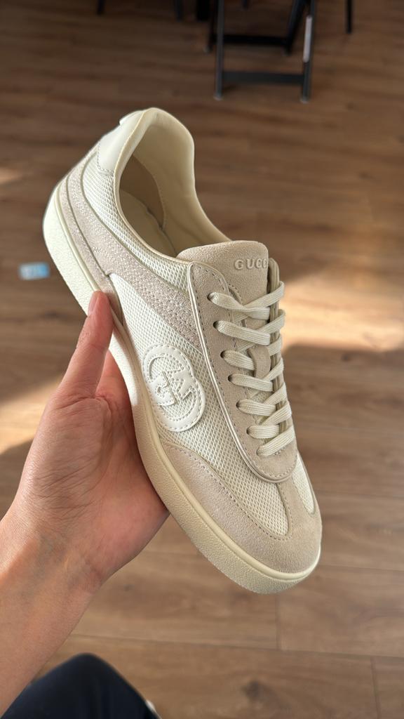 Sneakers nieuw, Ophalen of Verzenden, Zo goed als nieuw, Beige, Sneakers of Gympen