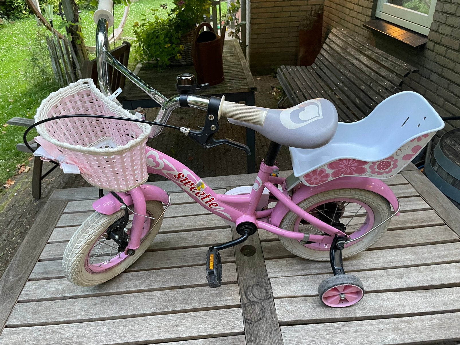 12 inch rosé kinderfiets sweetie, Ophalen, Terugtraprem, Zijwieltjes, Gebruikt