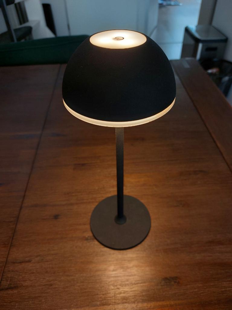 Stijlvolle draagbare tafellamp - Zwart, modern design, Ophalen of Verzenden, Zo goed als nieuw, Modern, minimalistisch, Minder dan 50 cm