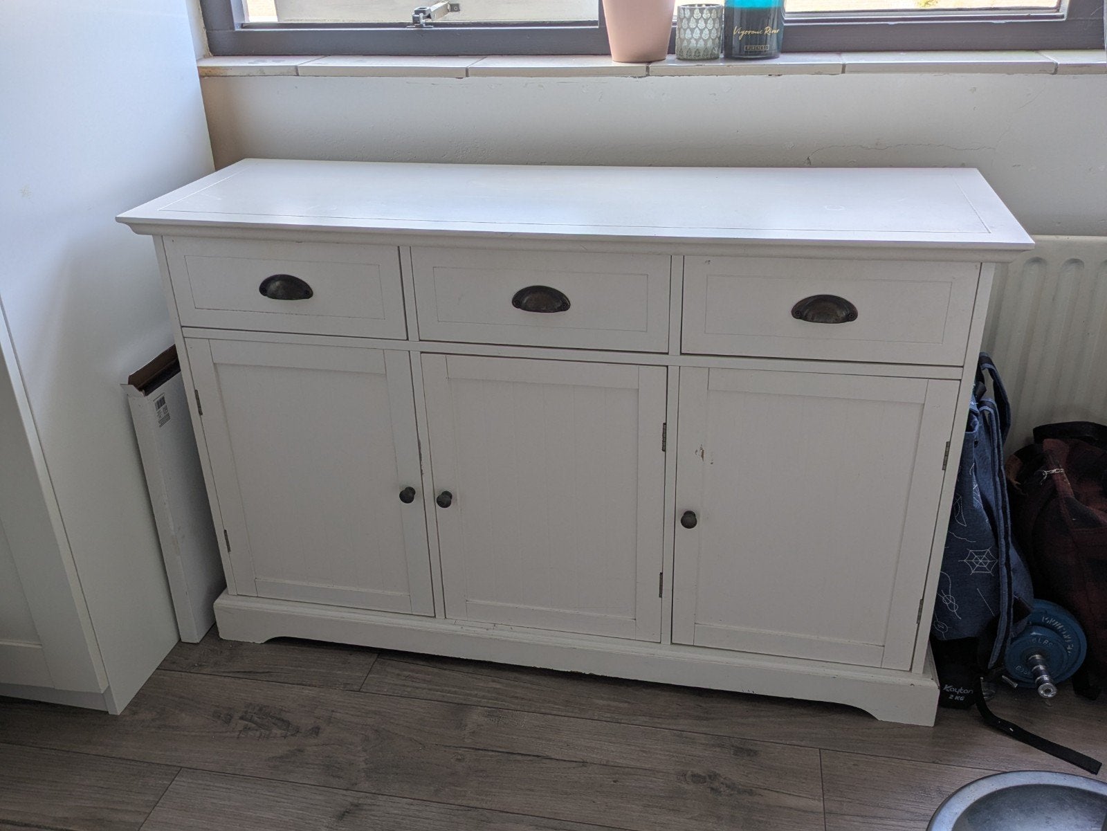 Wit dressoir met 3 lades en 3 deuren, Ophalen, Gebruikt, 100 tot 150 cm, Met lade(s)