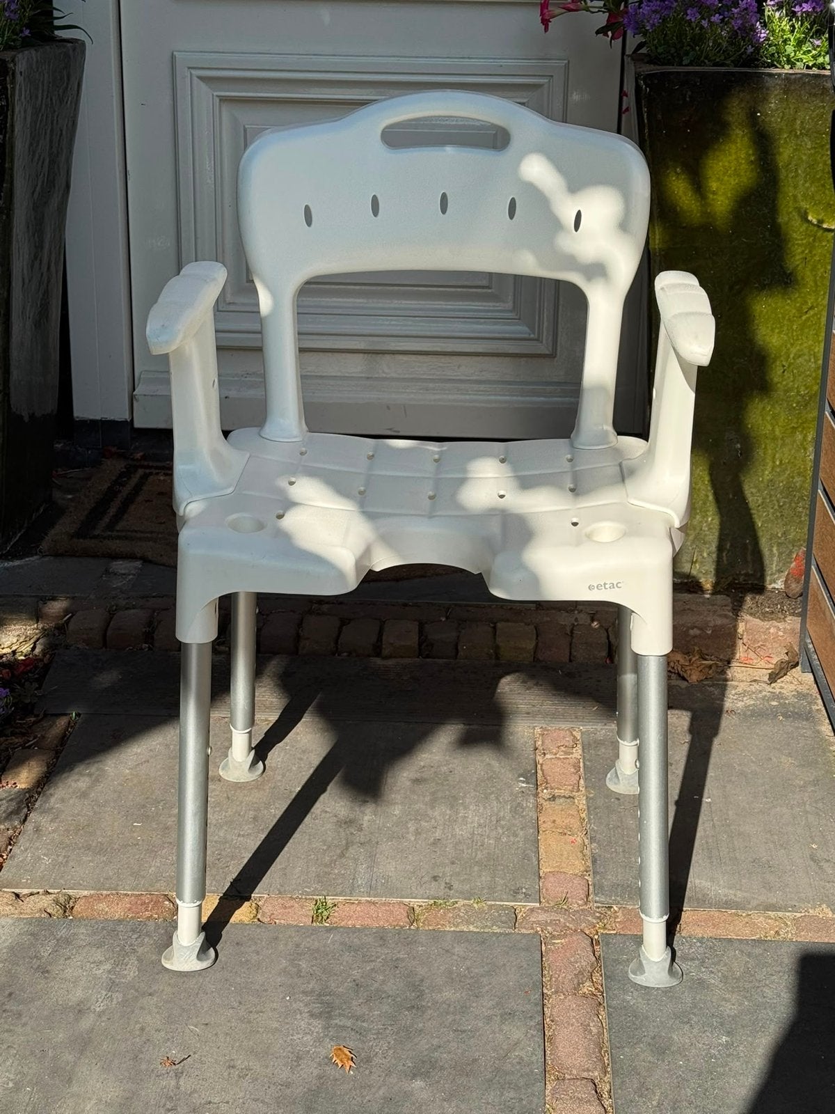 Witte Etac douchestoel, Diversen, Verpleegmiddelen, Ophalen of Verzenden