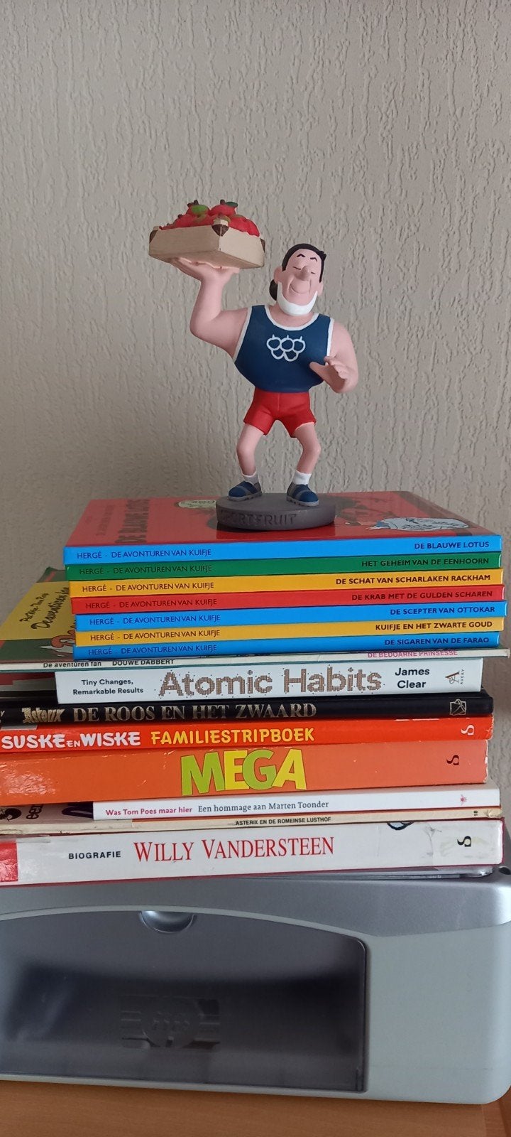 Kuifje, suske en wiske, jerom beeldje, Ophalen, Gelezen, Stripboeken