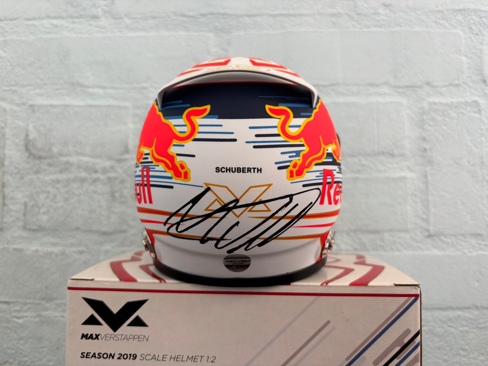 Max verstappen helm 1:2 seizoen 2019 met handtekening, Ophalen of Verzenden, Zo goed als nieuw