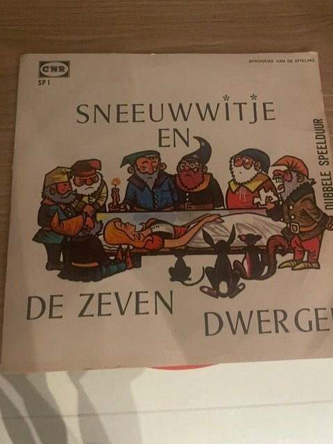 Efteling Single : Sneeuwwitje en de Zeven Dwergen. (CNR), Gebruikt, 7 inch, Ophalen of Verzenden, Verhaal of Sprookje