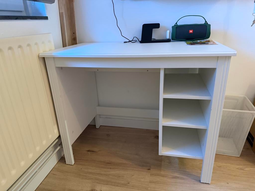 Brusali bureau ikea zgan, Ophalen, Zo goed als nieuw