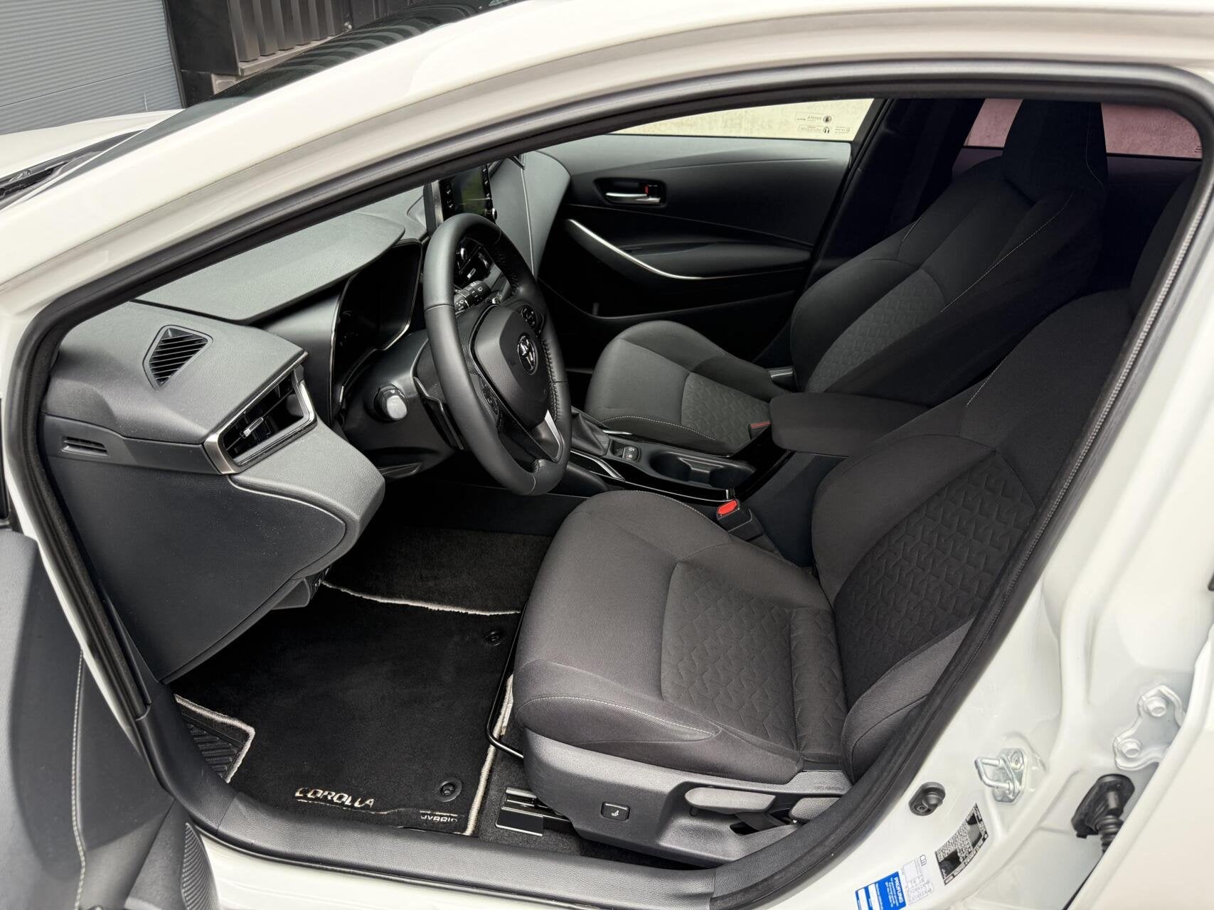Foto 7 van Toyota Corolla Touring Sports 2.0 Hybrid Business / 184PK