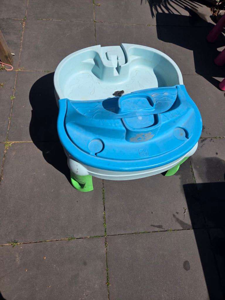 Step2 Watertafel met deksel - Urenlang speelplezier!, Ophalen of Verzenden, Gebruikt