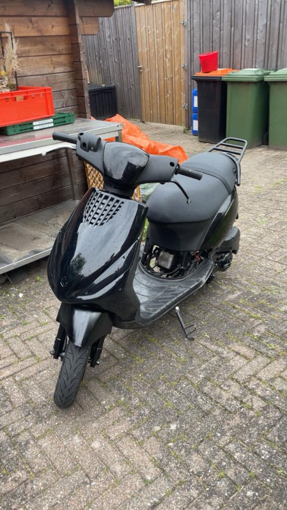 Liefst ruil!, Fietsen en Brommers, Scooters | Piaggio, Ophalen, Zo goed als nieuw