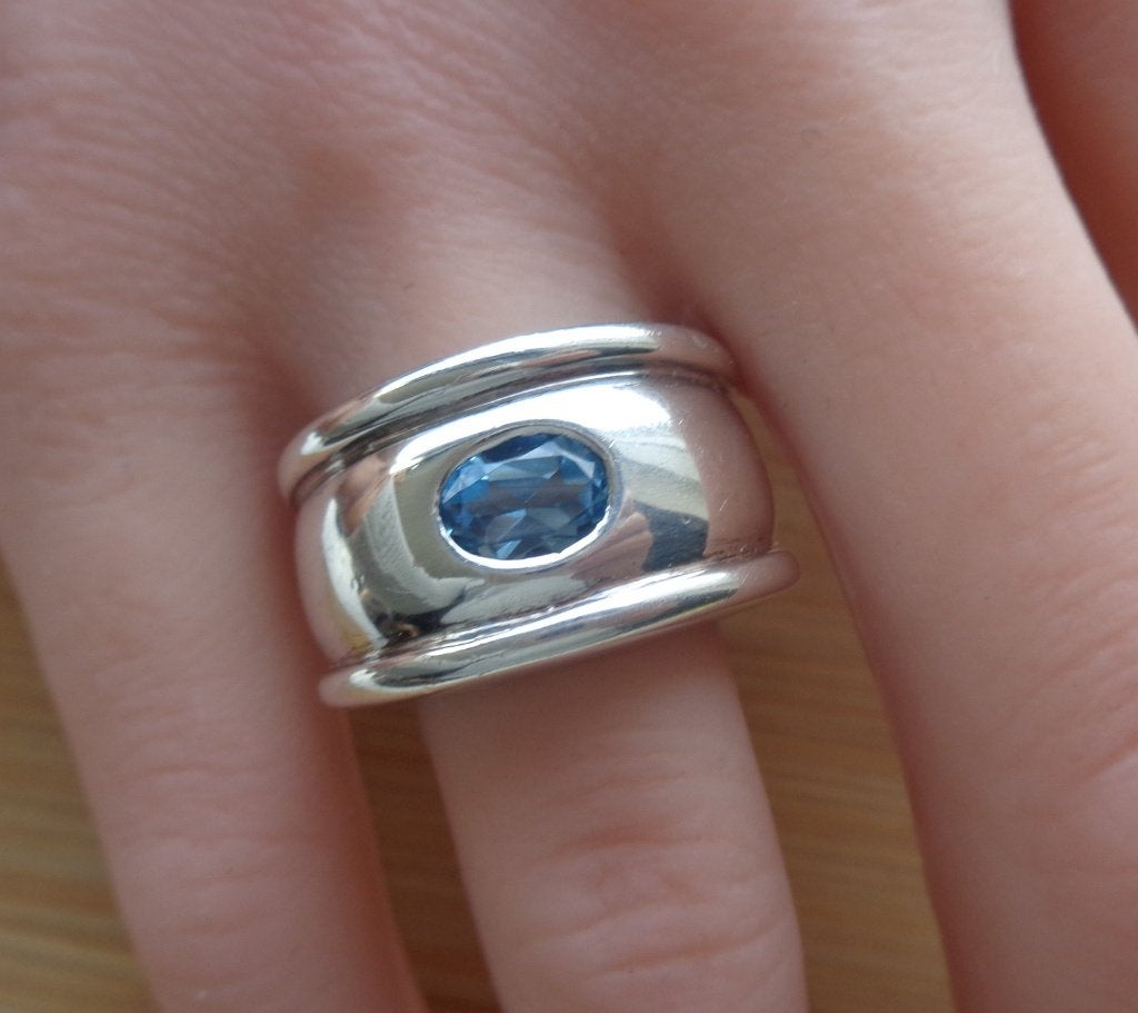 zilveren zware ring met blauwe steen [522], Verzenden, Dame, Zilver, Zilver