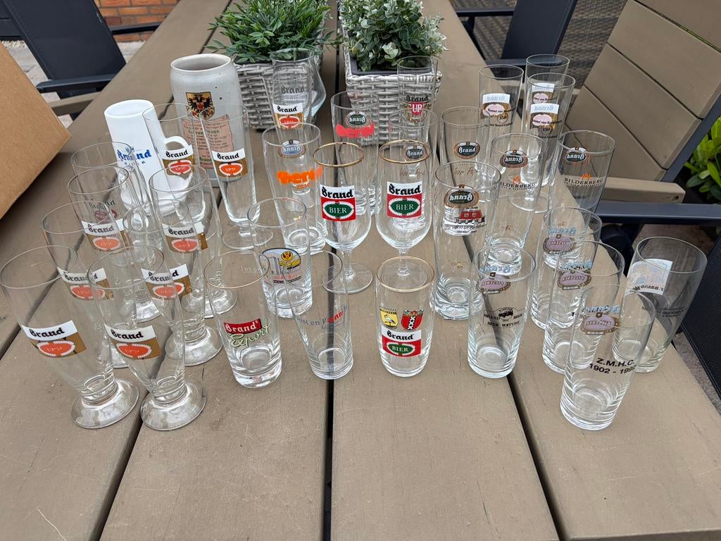 35 brand bier dubbeldruk glazen 1 stenen 1 porselein pul, Verzamelen, Ophalen, Zo goed als nieuw, Bierglas