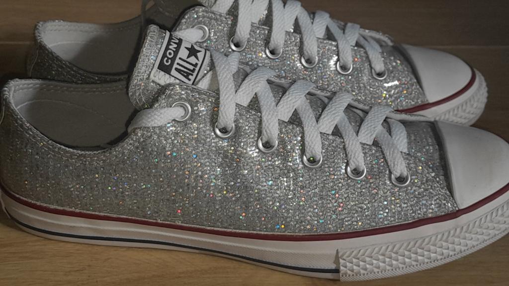 Converse All stars met zilveren glitters in mt 38,5, Kleding | Dames, Schoenen, Ophalen of Verzenden, Zo goed als nieuw, Sneakers of Gympen