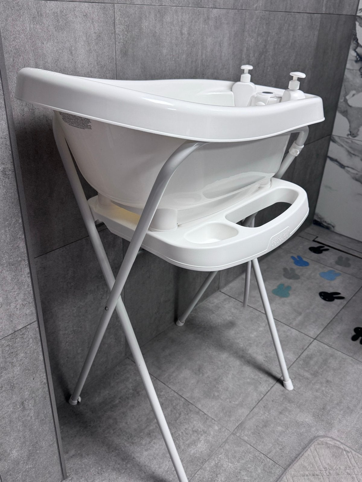Bébé-jou Thermobad met Standaard en Emmer, Ophalen, Zo goed als nieuw, Badje, Bébé-jou