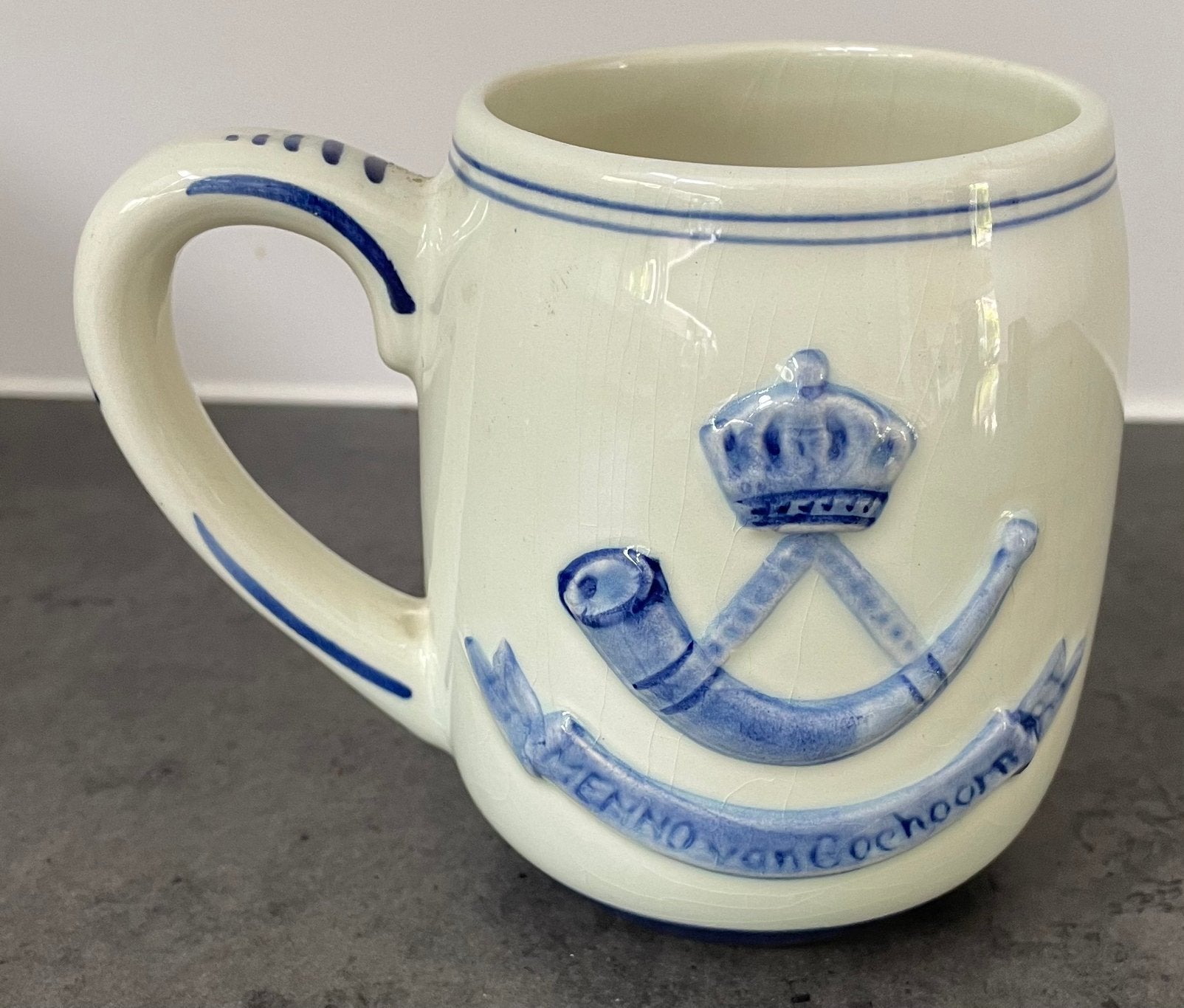Menno van Coehoorn Delfts blauwe mok, Verzamelen, Ophalen of Verzenden, Landmacht, Nederland, Overige typen