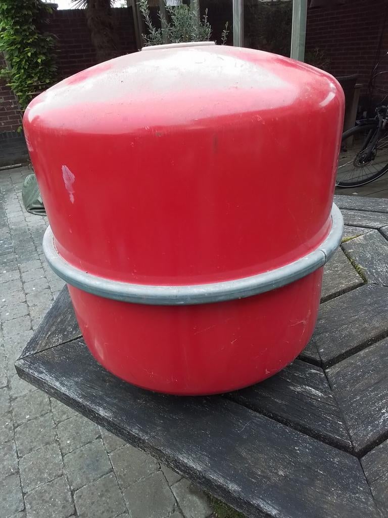 Rode metalen tank/vat, Ophalen, Gebruikt