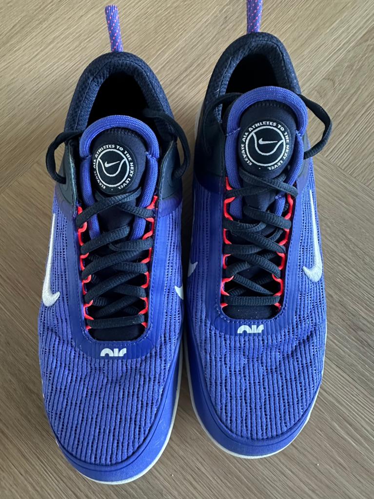 Nike indoor tennisschoenen maat 43, Nike, L00, Schoenen, Ophalen of Verzenden