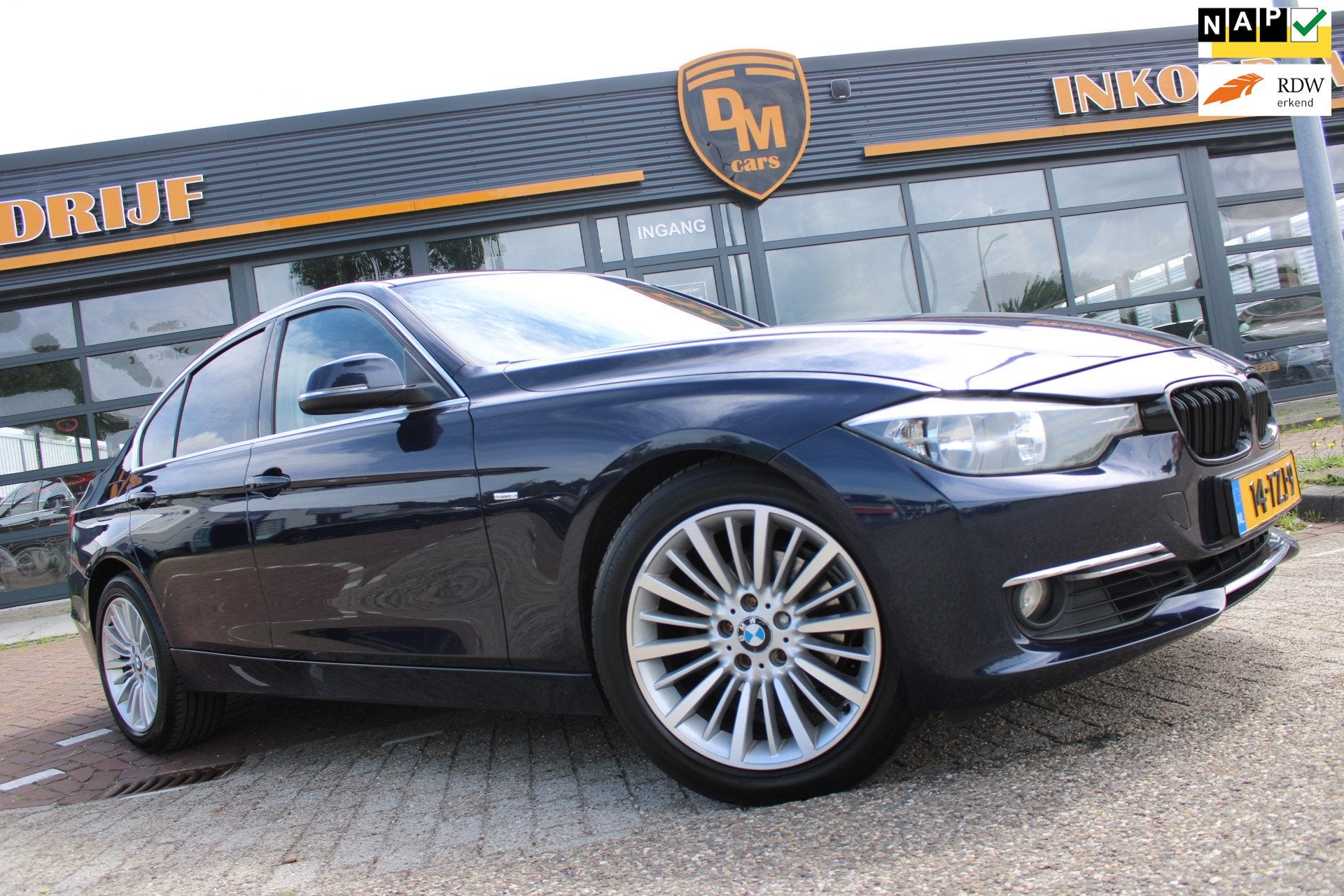 BMW 3-serie 320i High Executive | Automaat | Carplay | Navi, Automaat, Euro 5, Achterwielaandrijving, Gebruikt