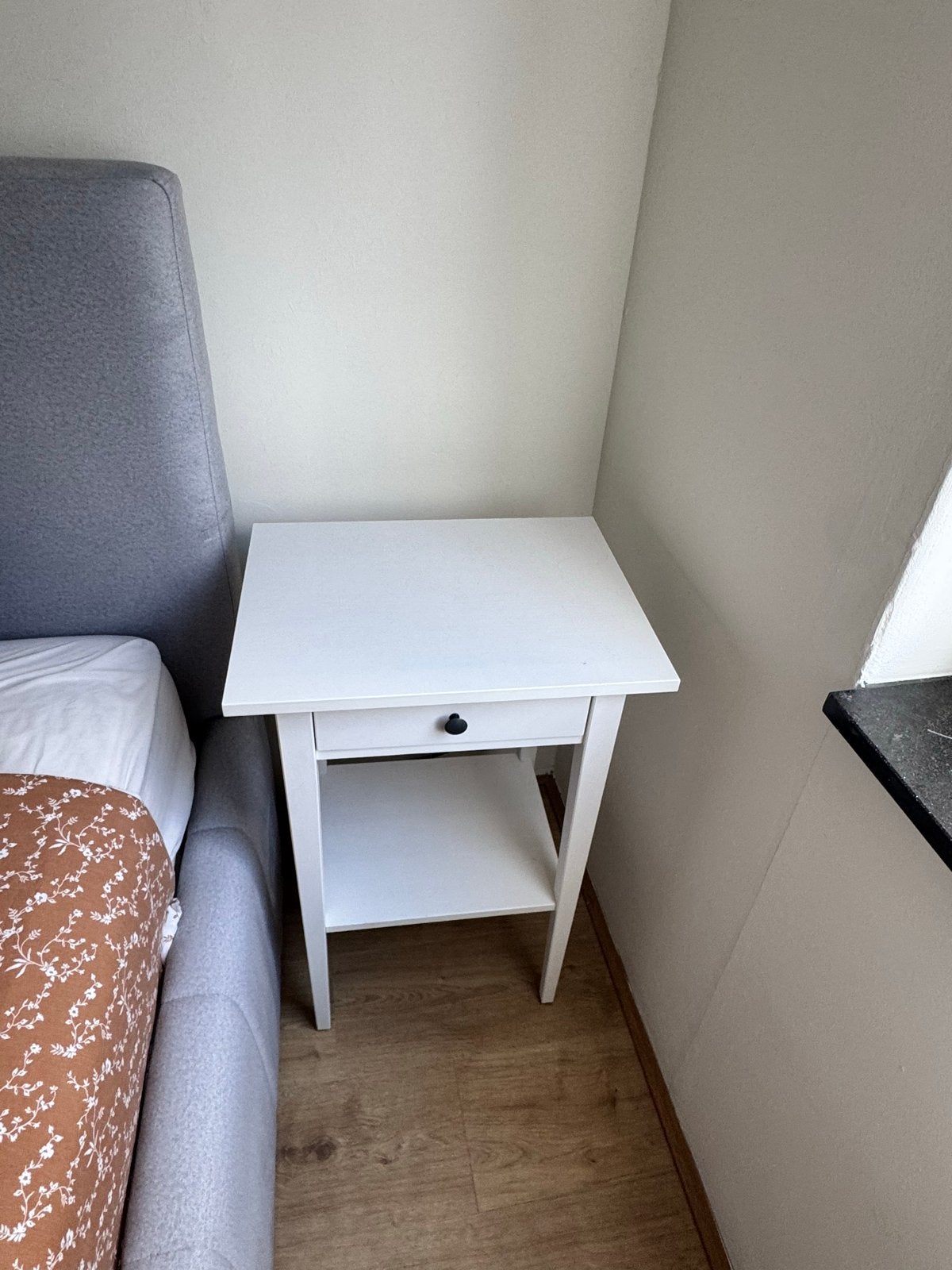 IKEA wit nachtkastje met lade en open vak, Ophalen, Gebruikt, Minder dan 45 cm, 55 tot 70 cm