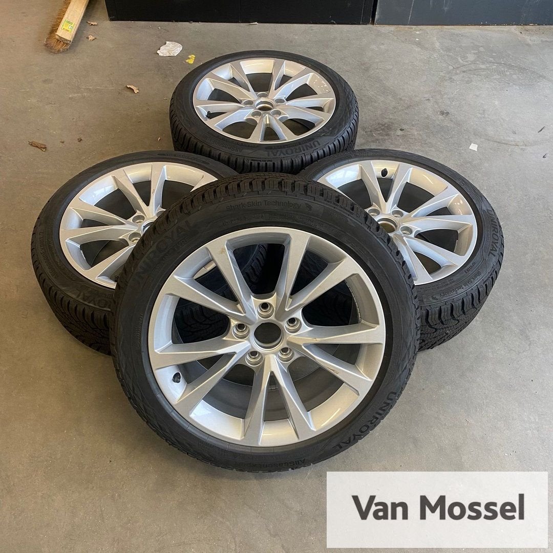 Audi A3 Uniroyal AllSeasonExpert 2 225/45/R17 94V