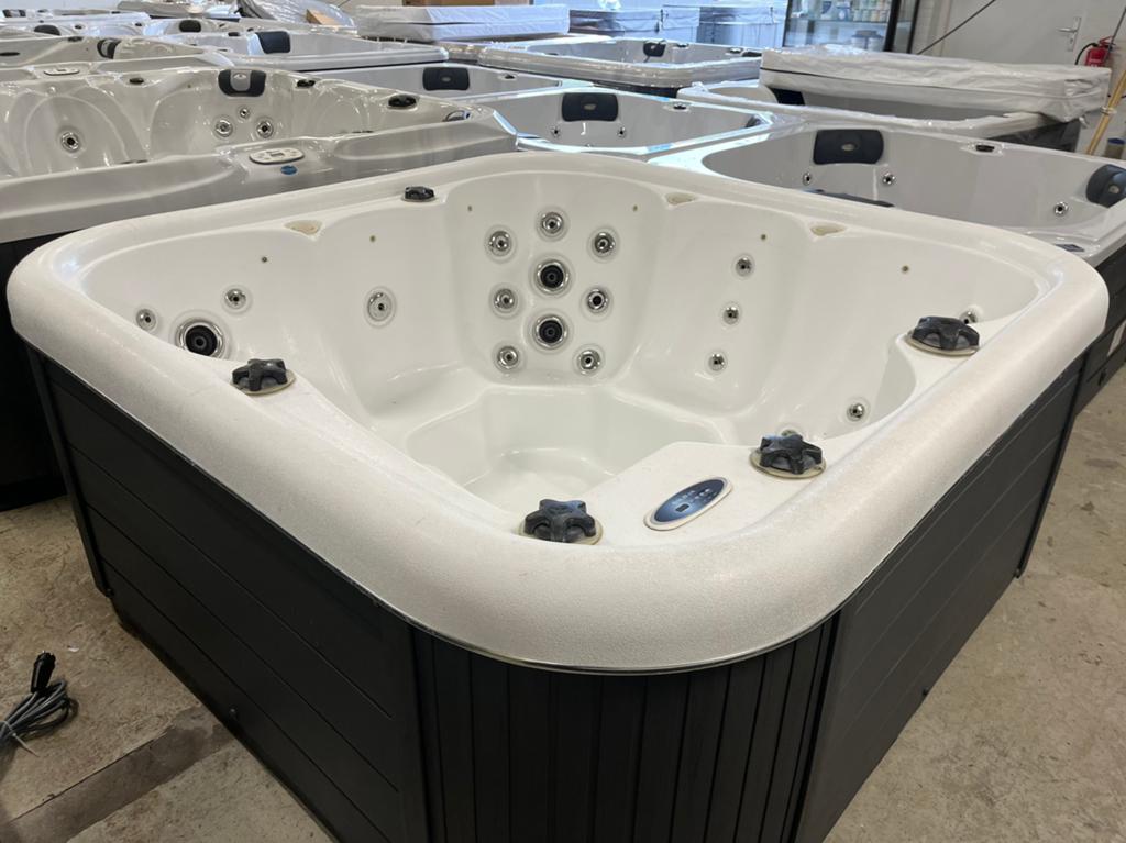 6 pers. Spa Mallorca Diamond incl. Garantie & Plaatsing, Ophalen, Gebruikt, Trap
