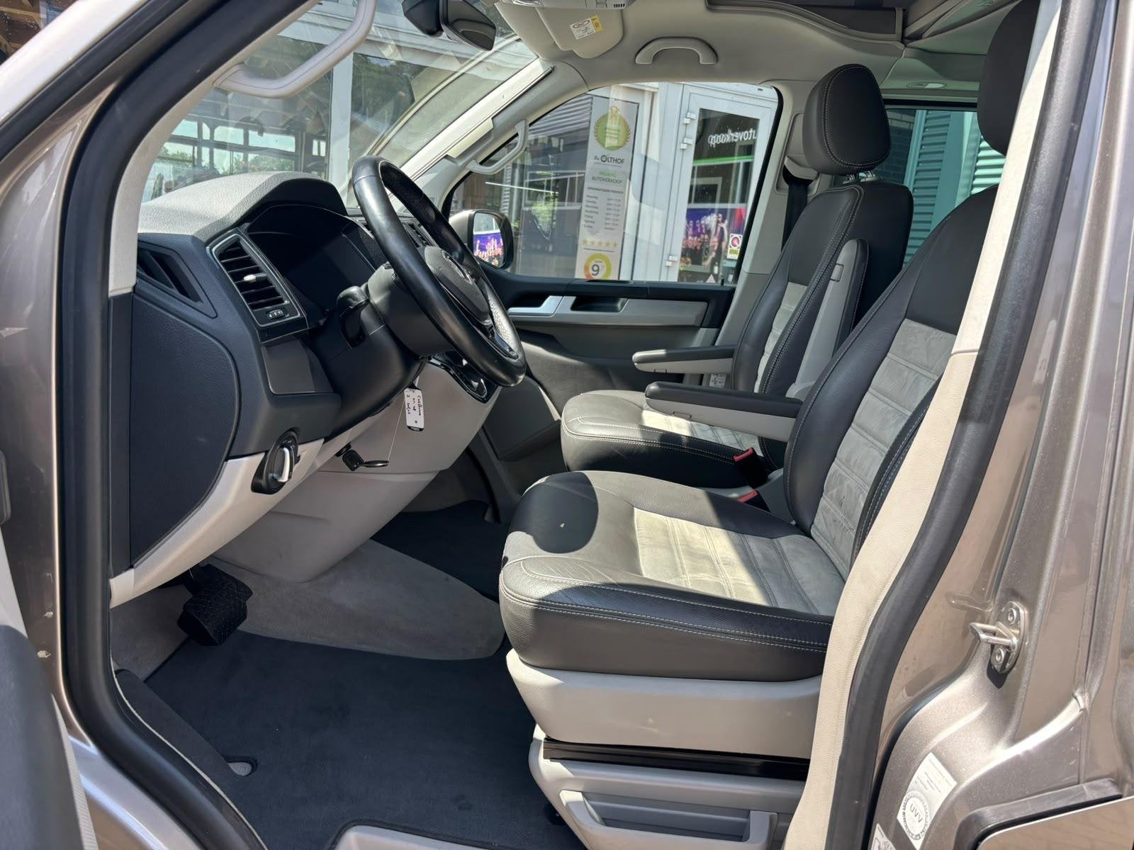 Volkswagen California T6 OCEAN | COMPLEET | AUTOMAAT | TREKH, Automaat, Buscamper of Camperbus, Volkswagen, Bedrijf