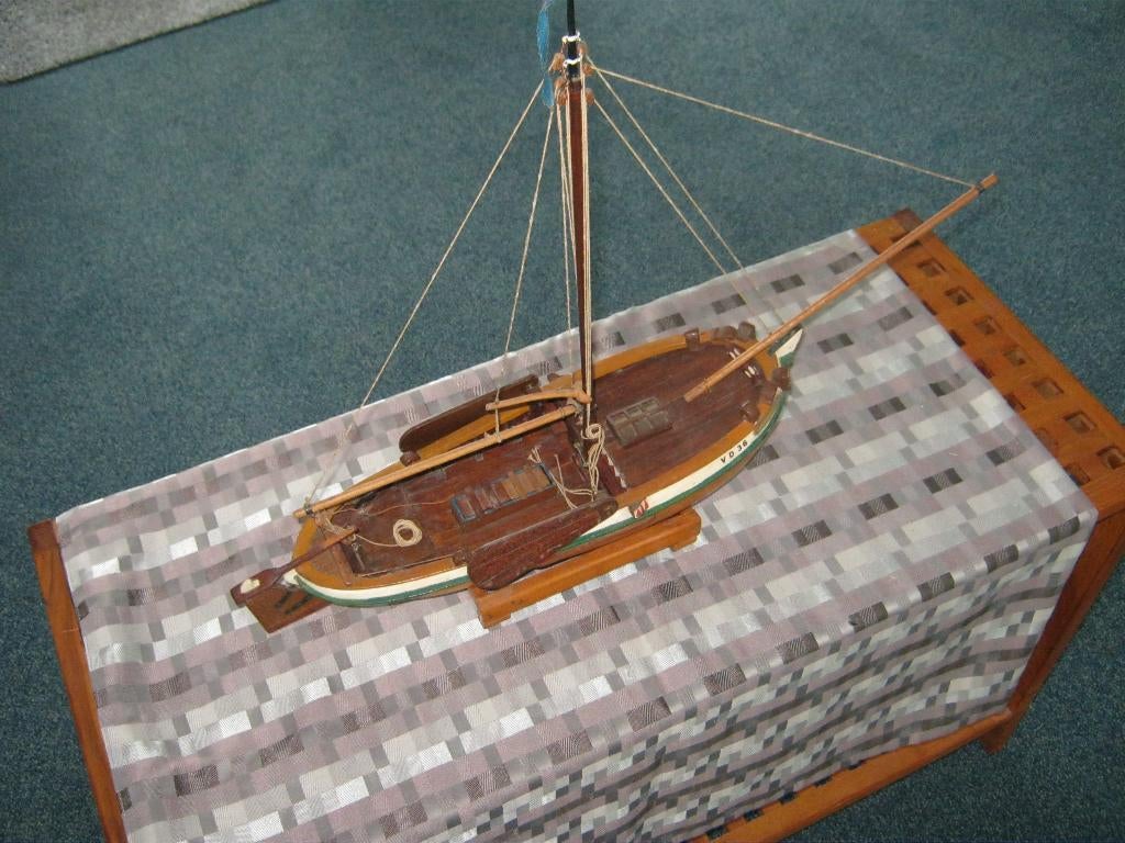 Scheepsmodel-Modelschip. 3 schepen., Ophalen, Gebruikt, 1:32 tot 1:50
